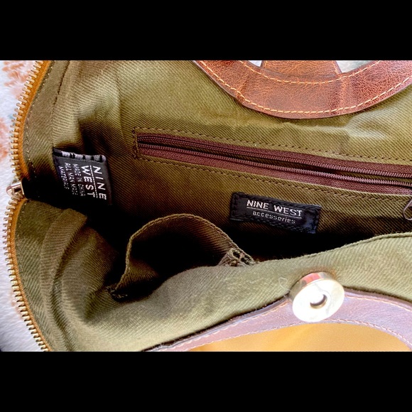 NINE WEST handbag. - Picture 6 of 6